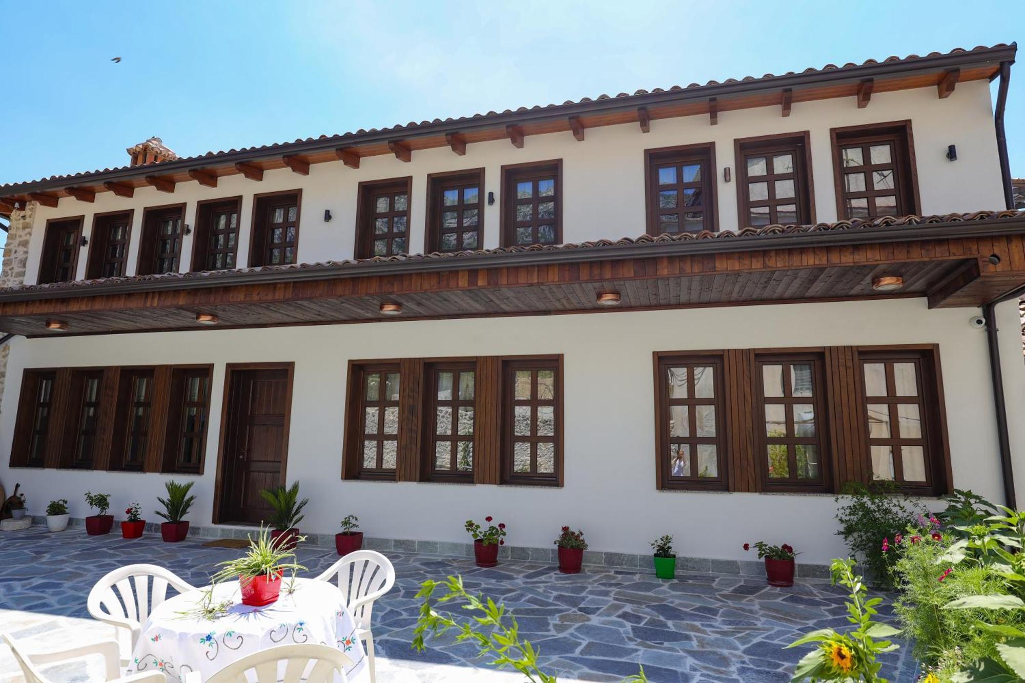 The House Of Dollma , Inside Kruja Castle Otel Dış mekan fotoğraf
